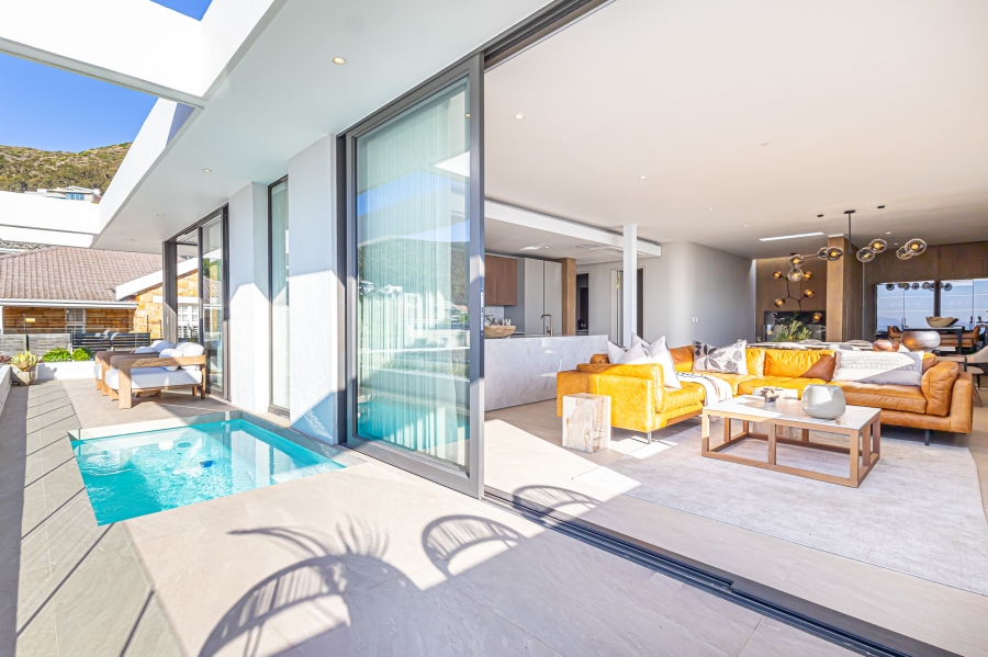 To Let 4 Bedroom Property for Rent in Fresnaye Western Cape